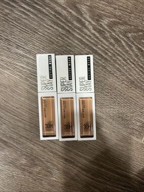 New 3X Maybelline Super Stay Concealer #25 (firm price )